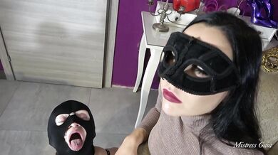Schiava con mistress italiana