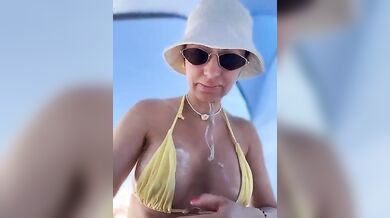 Ho le tette piene di sabbia