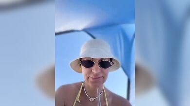 Ho le tette piene di sabbia