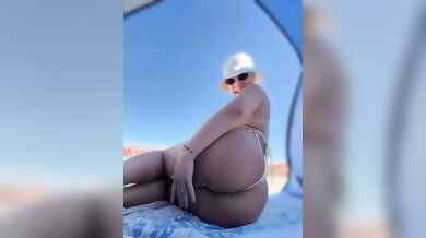 Ho le tette piene di sabbia