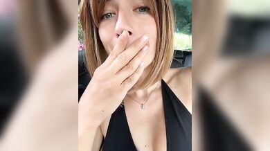 Sono agiatata uno qui mi ha vista e ci sta provando