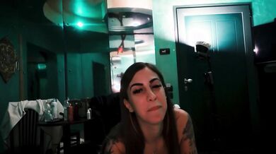 Footjob e pompino della bionda Mar1ka