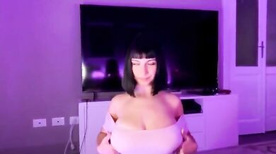Sesso con bellissima tettona sborrata sulle pere