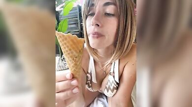 Sono la tua troia sculacciami