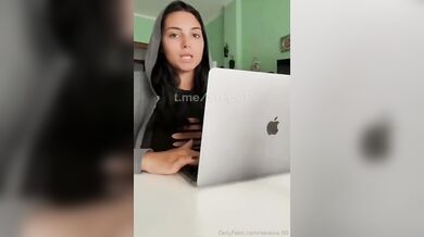 Mi hai fatto venire molta voglia e ora mi sento una gran troia
