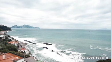 Valent1na scopata in vacanza da giovane turista