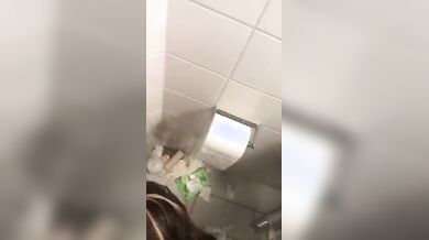 Il primo pompino con ingoio a ragazzo nero