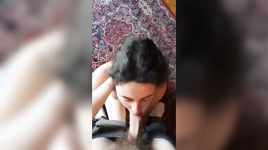 Sborra la faccia della fidanzata amatoriale