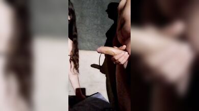 Ragazza itliana succhia il cazzone del suo fidanzato